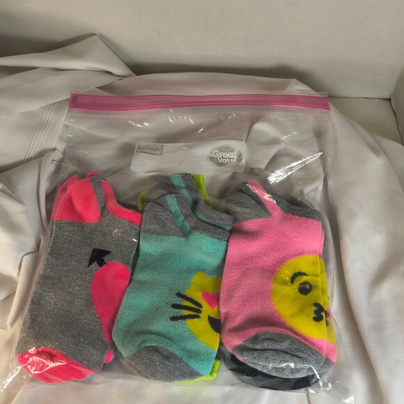 Emoji Socks 6 pair of a variety of socks - Picture 4 of 5